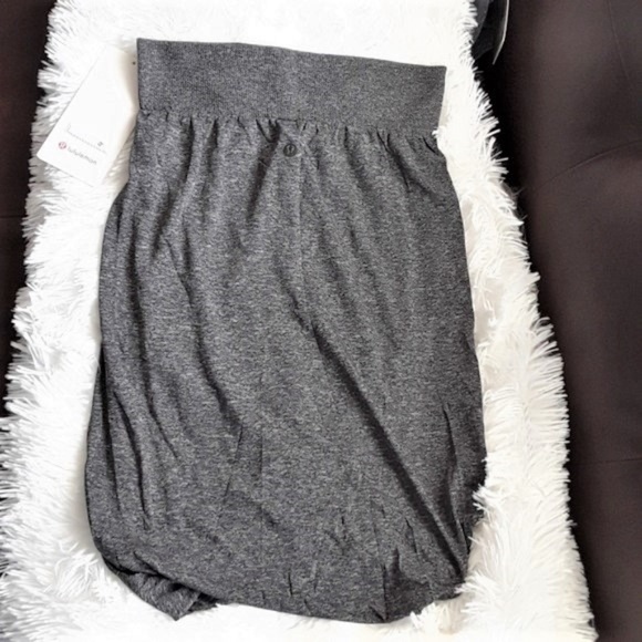 [SOLD] NWT lululemon Boulevard Bliss Skirt Sz 6 - Picture 5 of 8